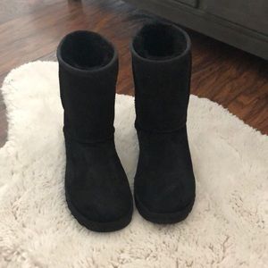 Black Ugg boots